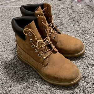 Women’s timberlands size 8